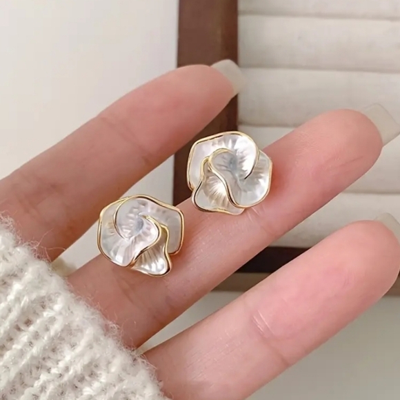 Jewelry - White Camellia Flower Earrings
